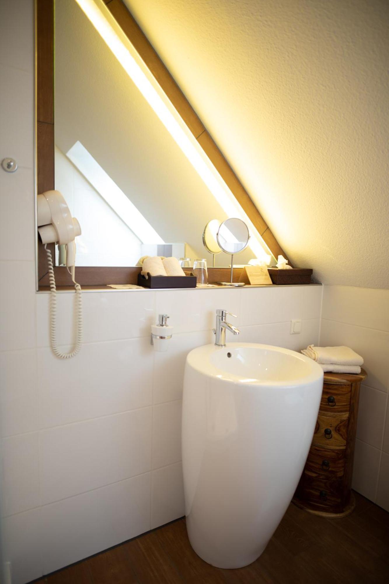 Vier Jahreszeiten Rooms Husum  エクステリア 写真